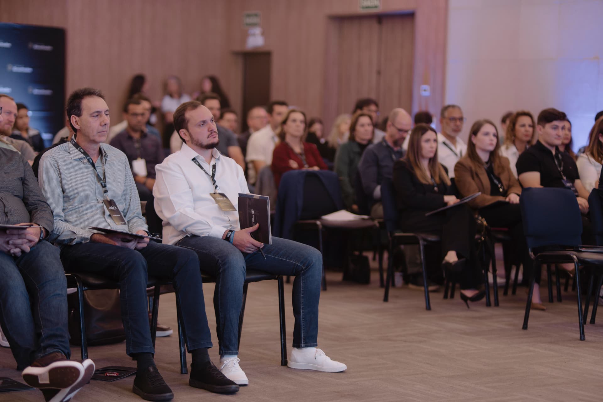 Sala cheia em edição anterior do Fórum